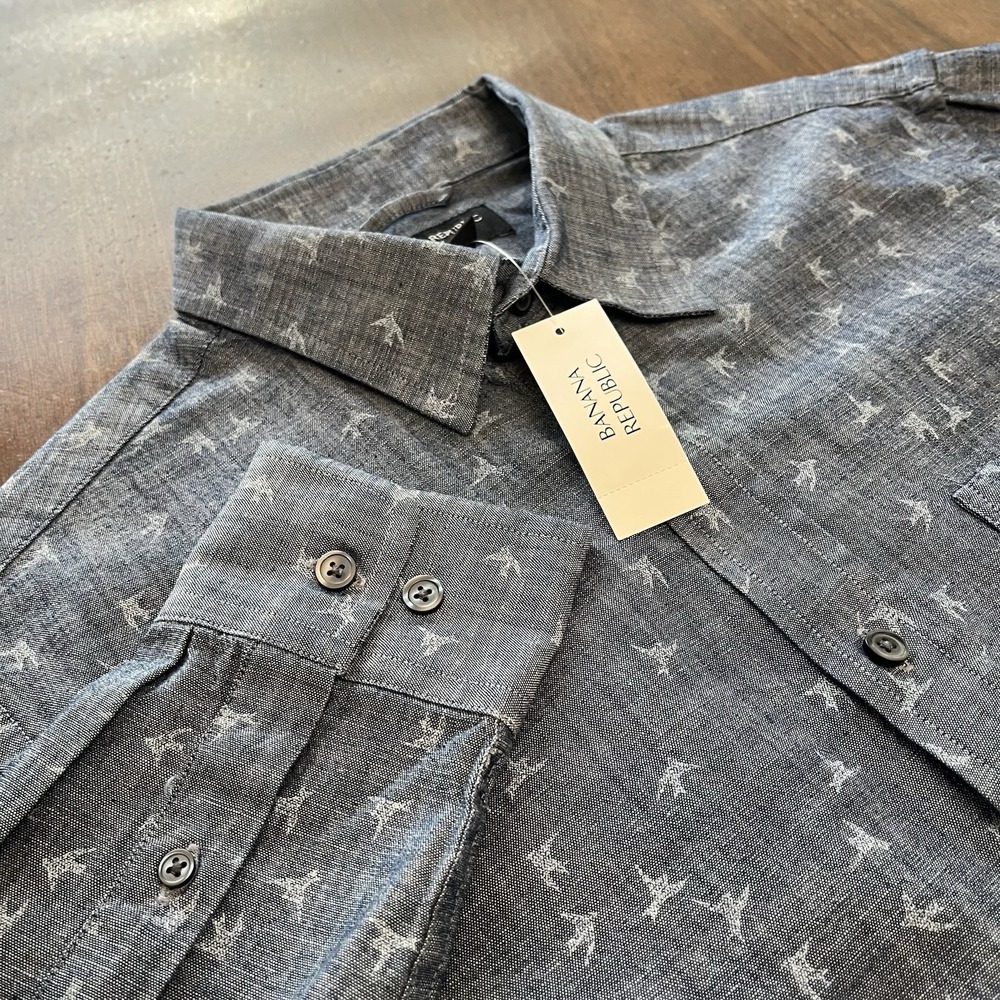 Banana Republic Soft Wash Men's S Cotton Blue Bird Print Button Down shirt NWT